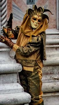 people in masks on carnival - image #333599 gratis